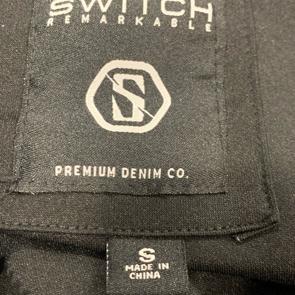 Switch Remarkable MGM Black and Gold Lightweight Jacket with Stand-Up Collar - Picture 7 of 12